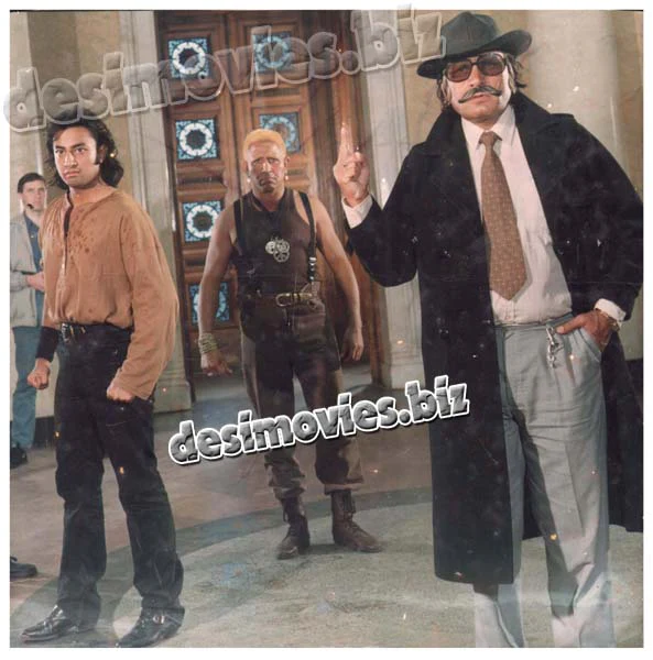 Mein Khilari Tou Anari (1997) Movie Still 1