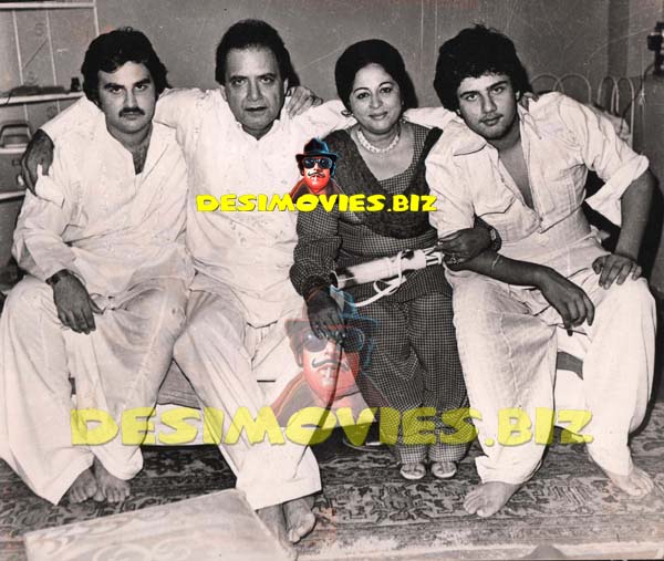 Pic of Santosh Kumar Family  (Lollywood Star) Movie Still 3